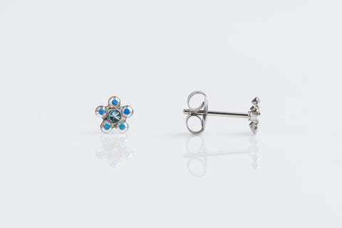 TINY TIPS STAINLESS 5MM DAISY AB CRYSTAL-MARCH AQUAMARINE